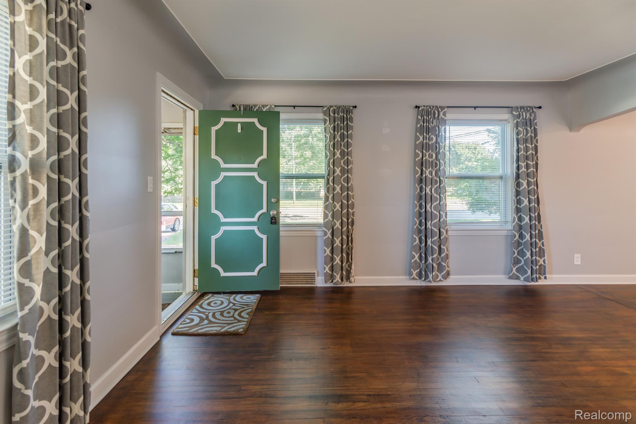 11721 Stark Road Livonia, MI 48150 - Photo 2 of 17 Gallery Image 2