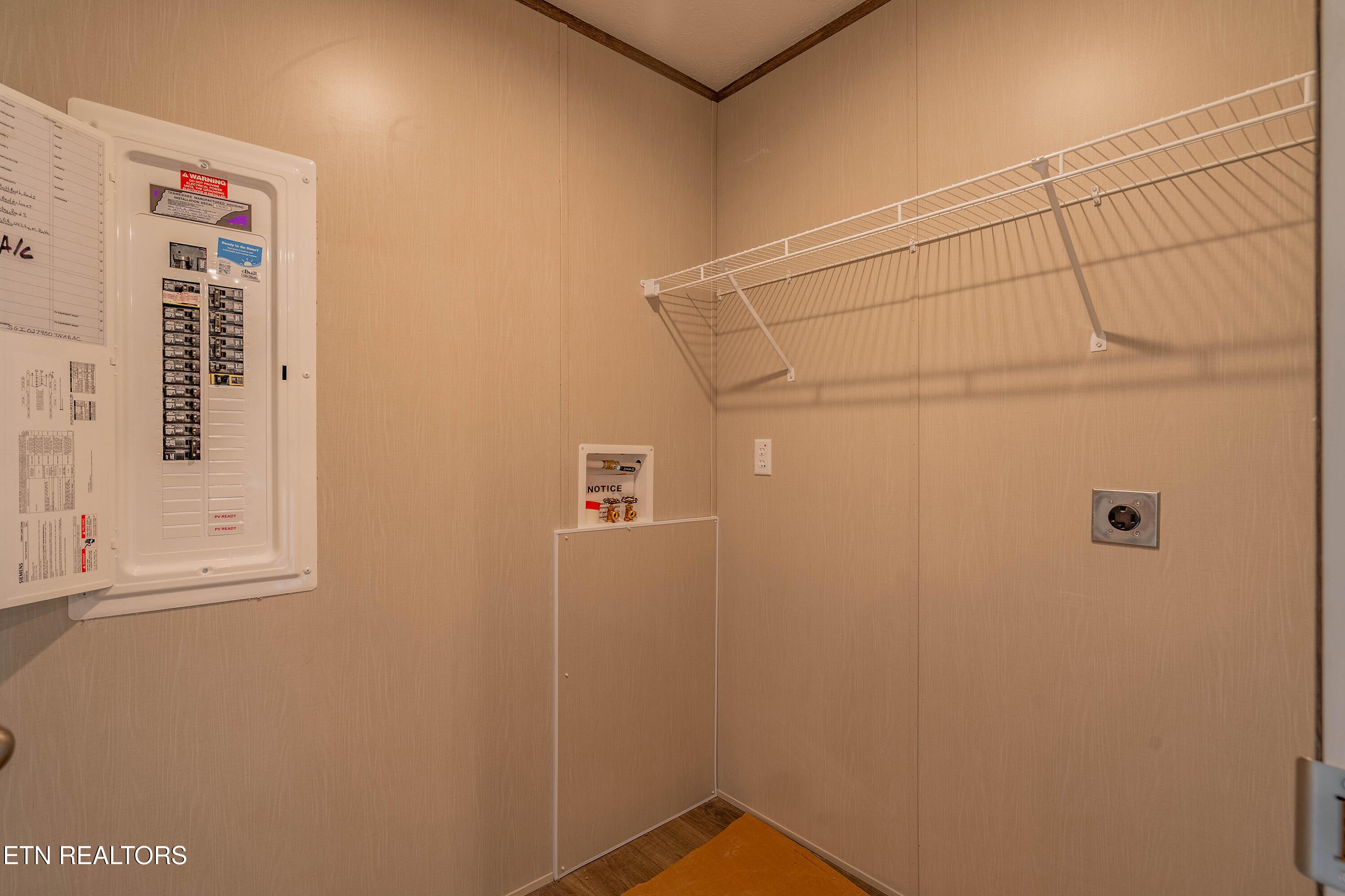 505 East Hemlock Street La Follette, TN 37766 - Photo 12 of 29 A7303117-HDR