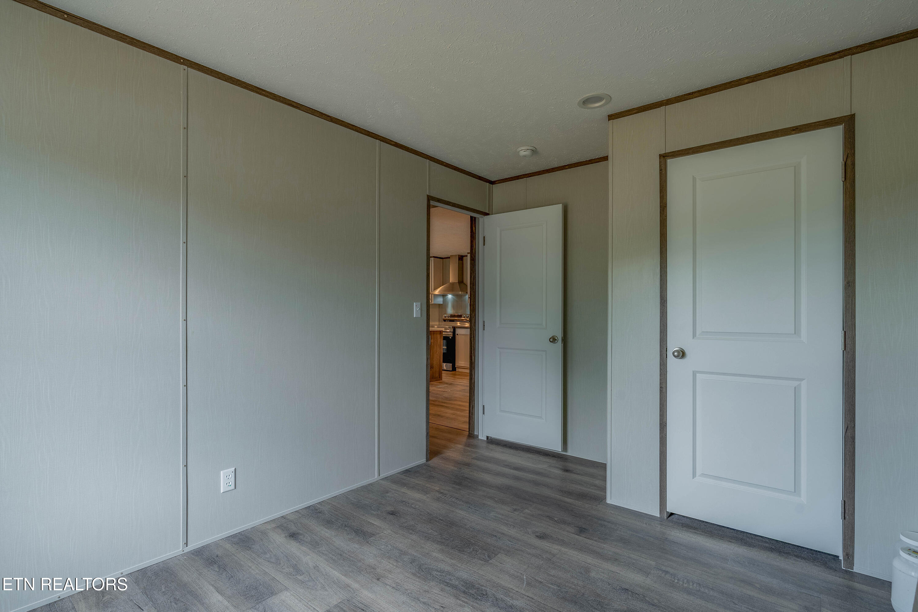 505 East Hemlock Street La Follette, TN 37766 - Photo 17 of 29 A7303090-HDR