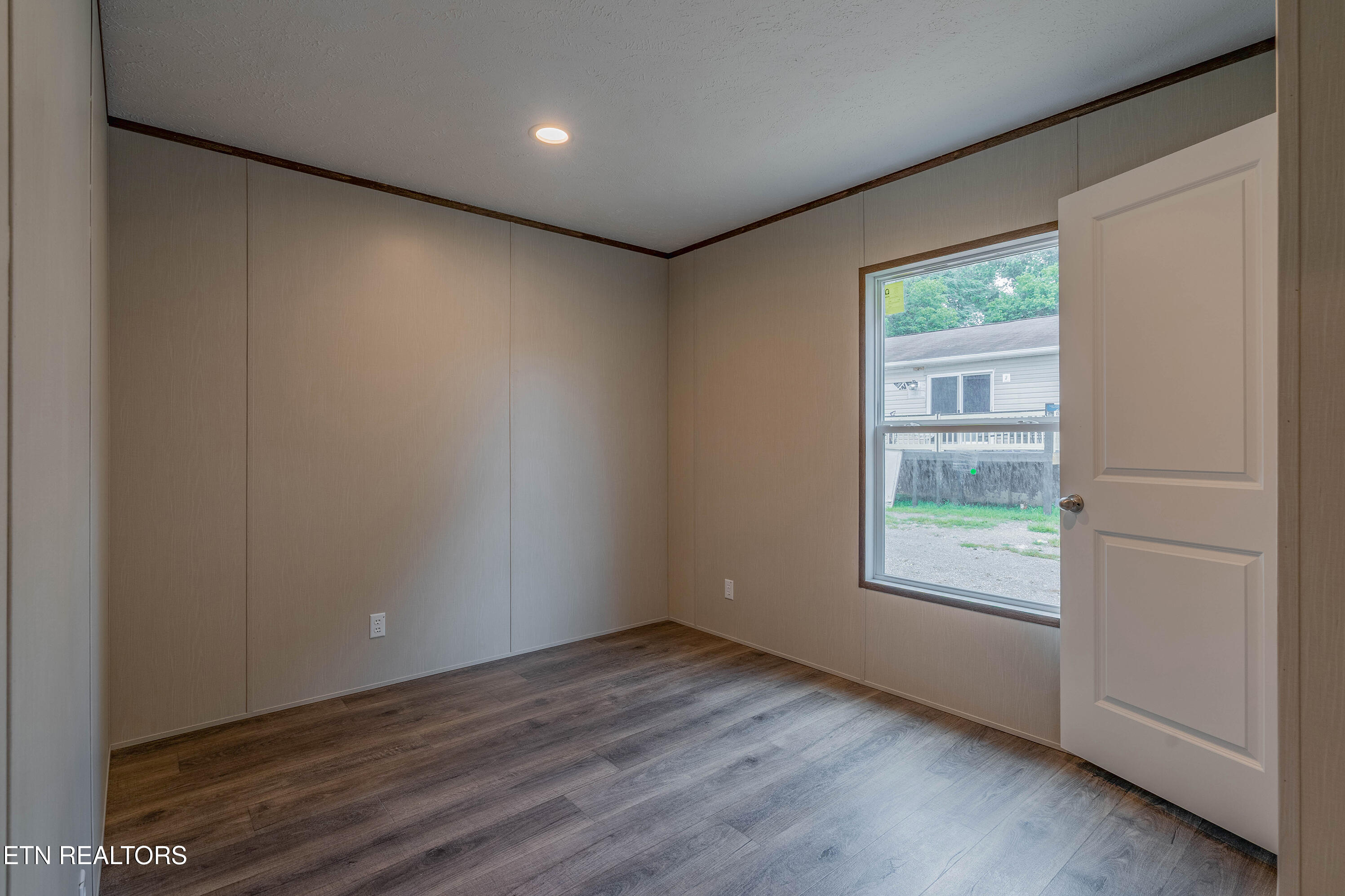 505 East Hemlock Street La Follette, TN 37766 - Photo 18 of 29 A7303075-HDR