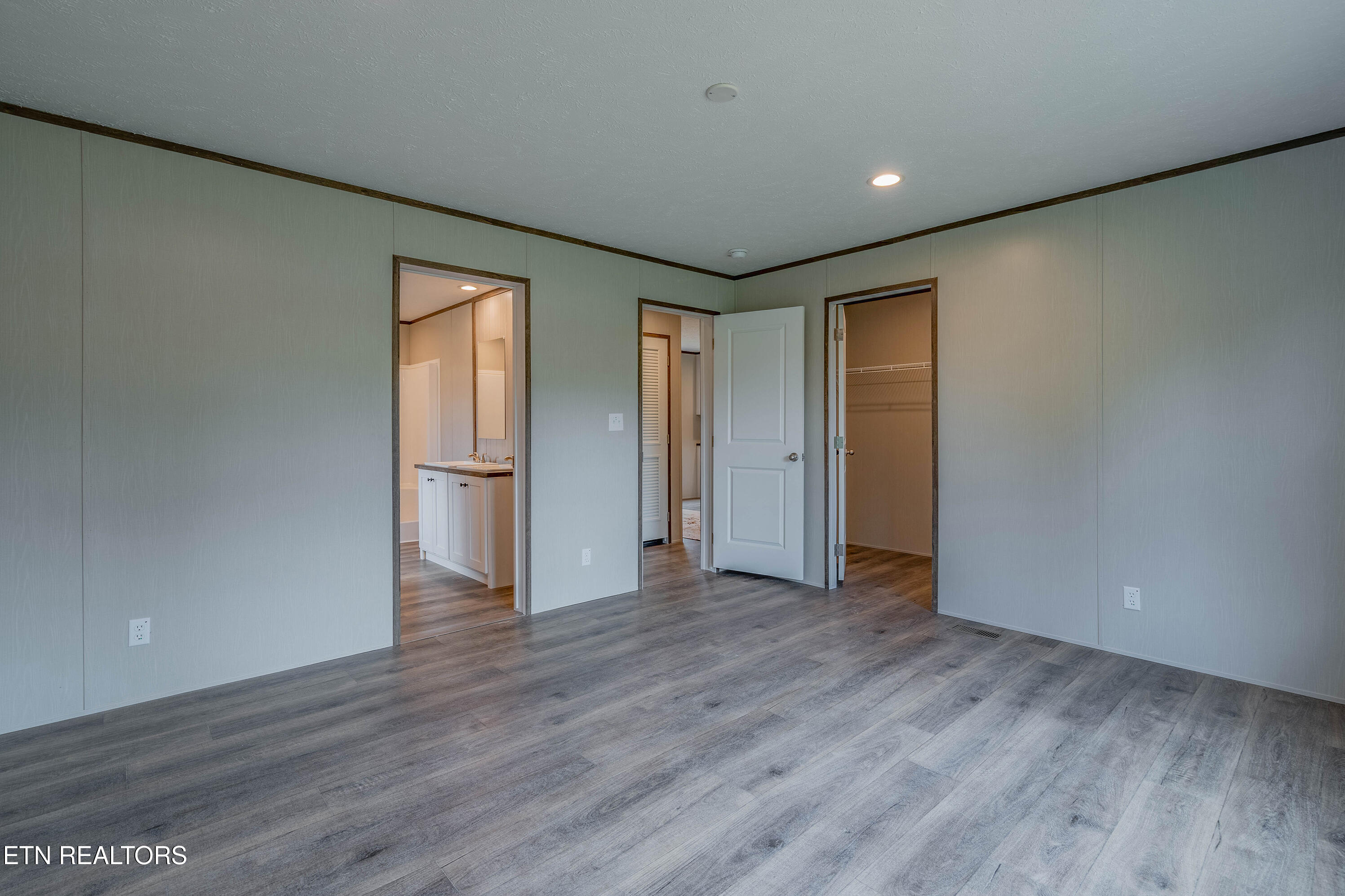 505 East Hemlock Street La Follette, TN 37766 - Photo 20 of 29 A7303099-HDR