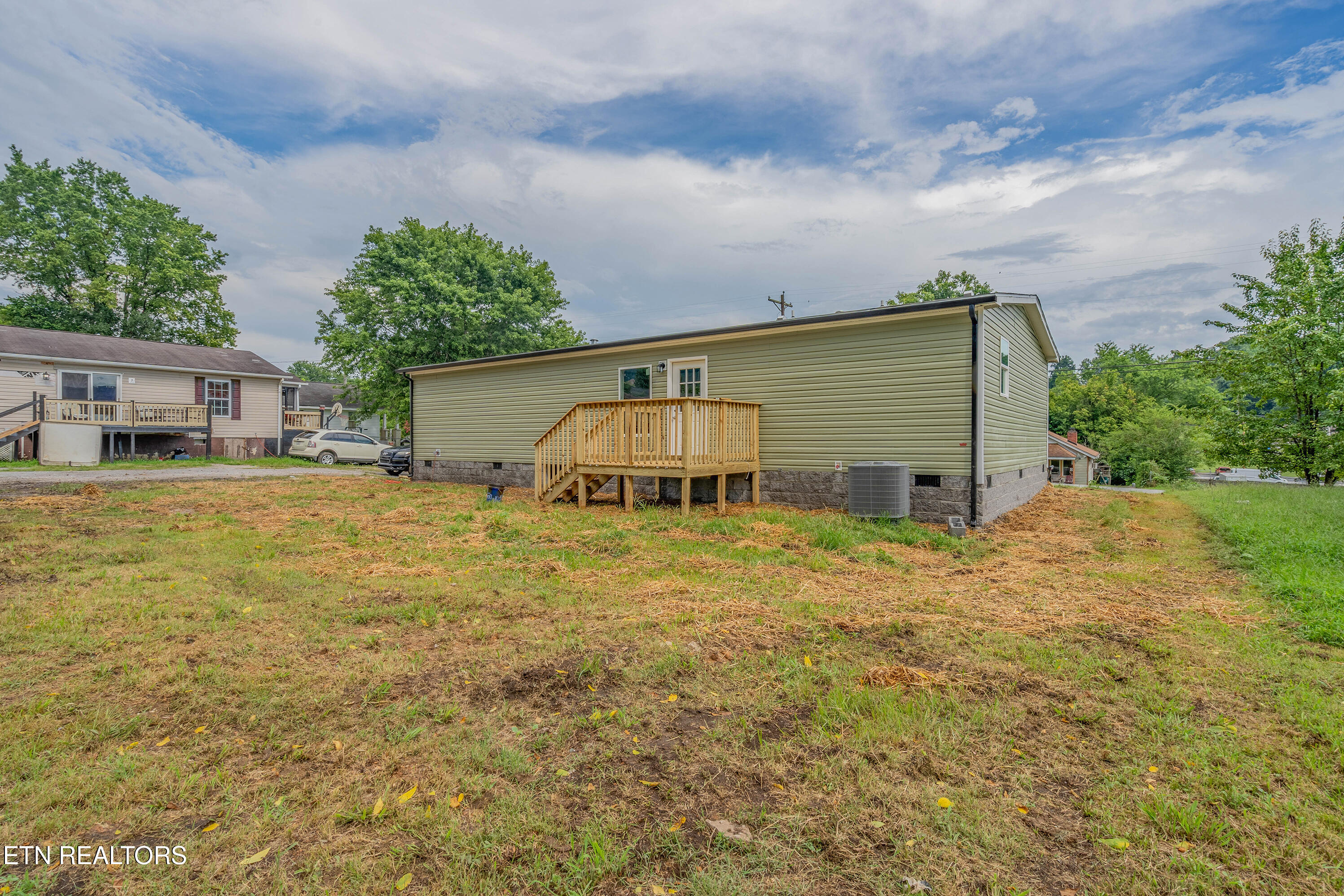505 East Hemlock Street La Follette, TN 37766 - Photo 28 of 29 A7303126-HDR