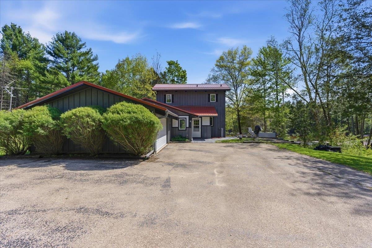 N7072 North Forest Haven Road Shawano, WI 54166 - Photo 3 of 90