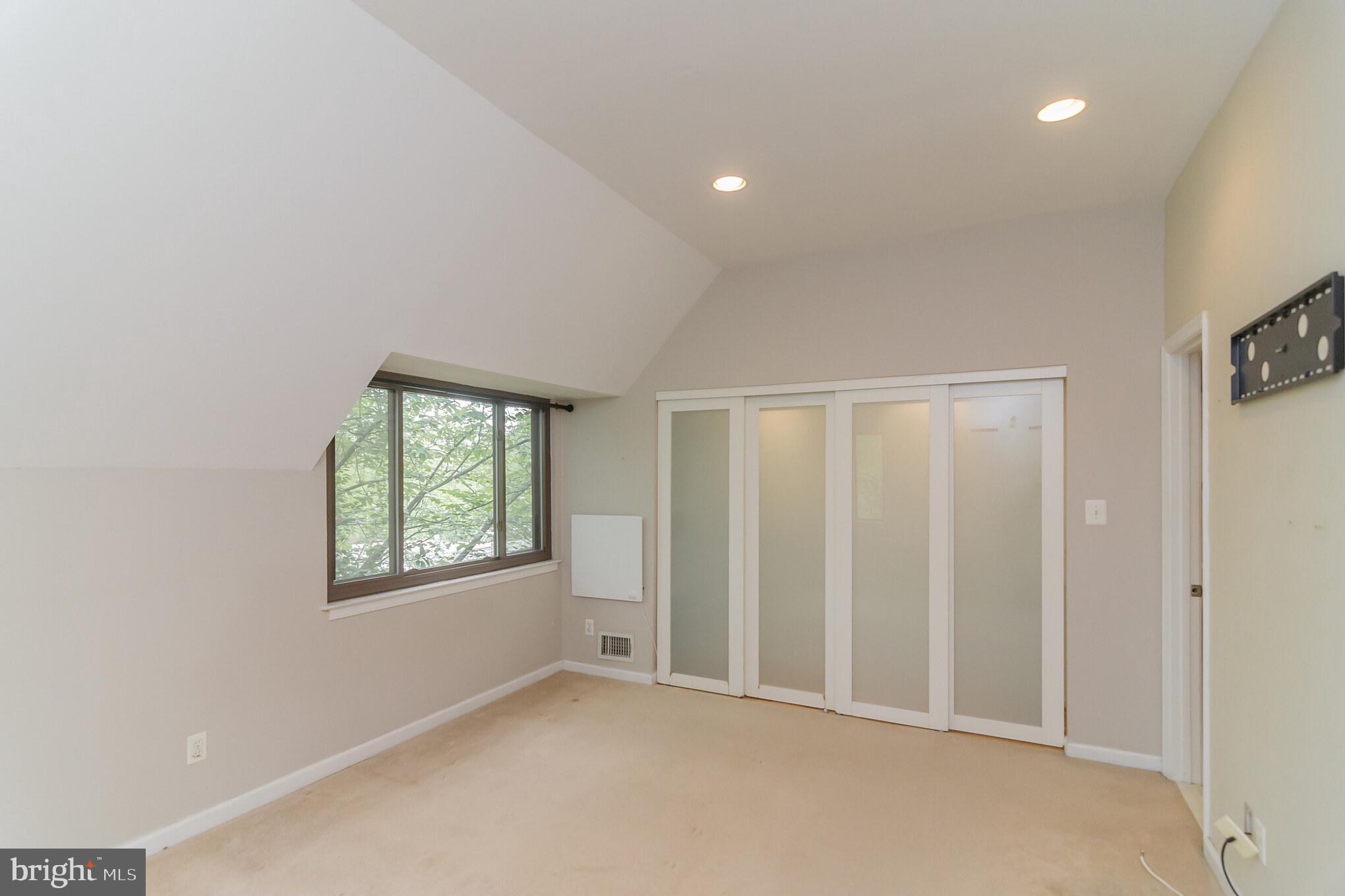 1542 Scandia Circle Reston, VA 20190 - Photo 16 of 29 Gallery Image 16