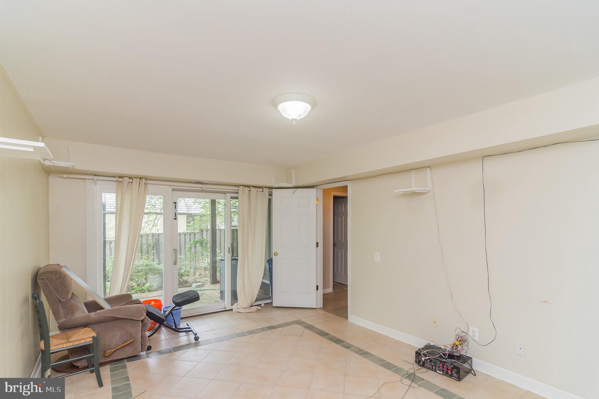 1542 Scandia Circle Reston, VA 20190 - Photo 22 of 29 Gallery Image 22