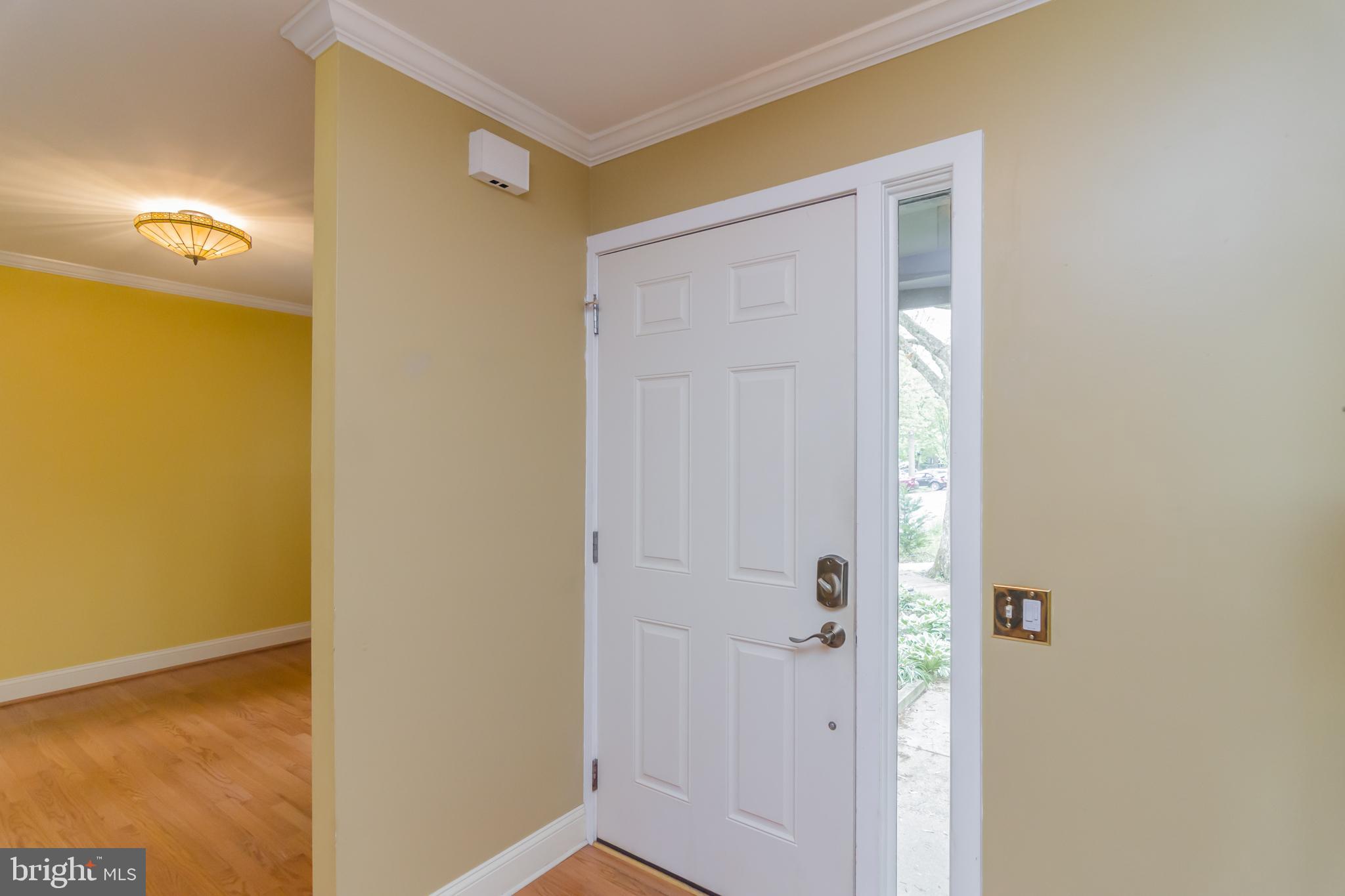 1542 Scandia Circle Reston, VA 20190 - Photo 4 of 29 Gallery Image 4