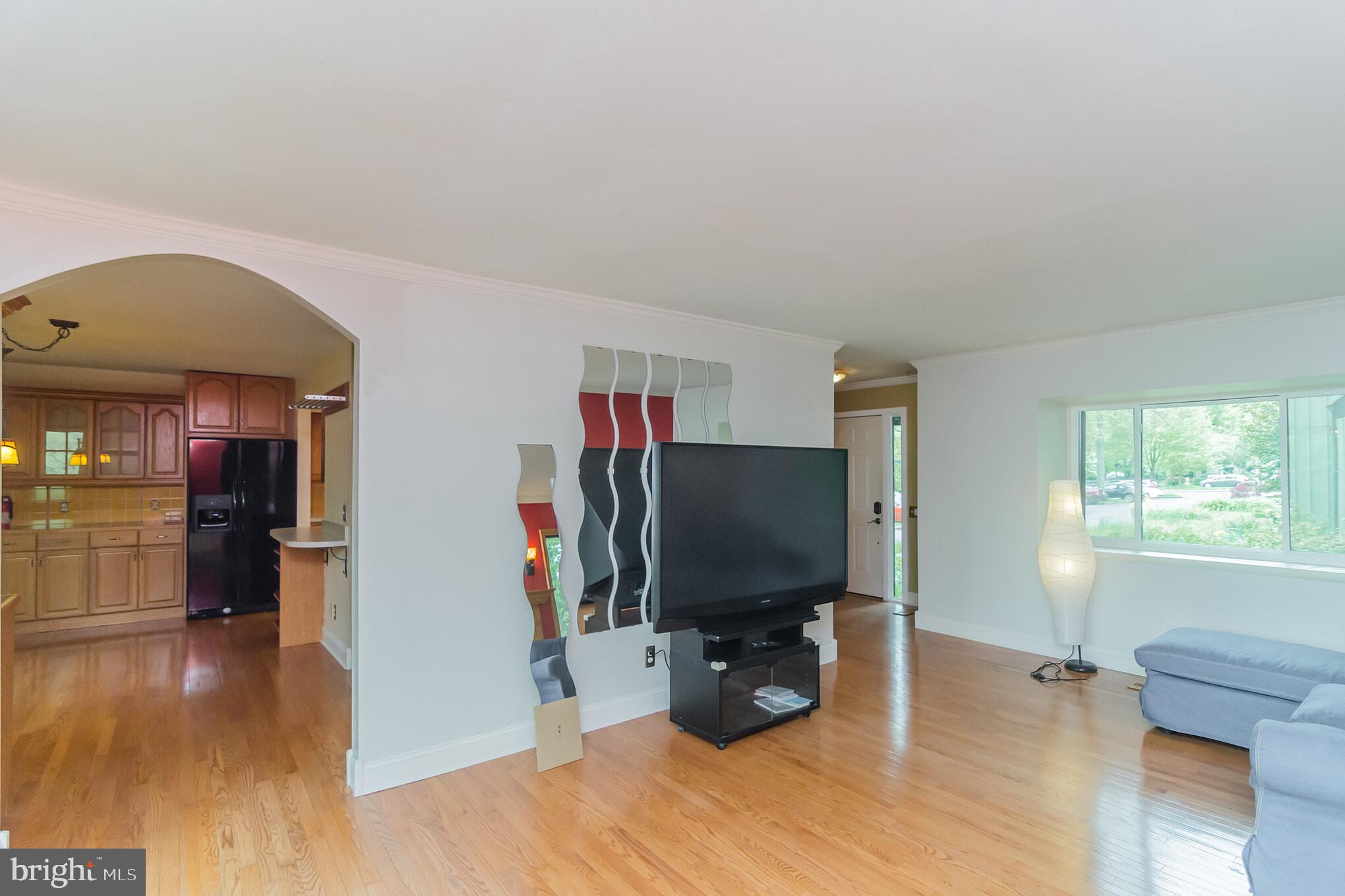 1542 Scandia Circle Reston, VA 20190 - Photo 8 of 29 Gallery Image 8