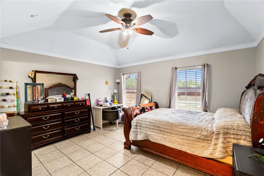 1201 Alaska Street Alice, TX 78332 - Photo 12 of 25