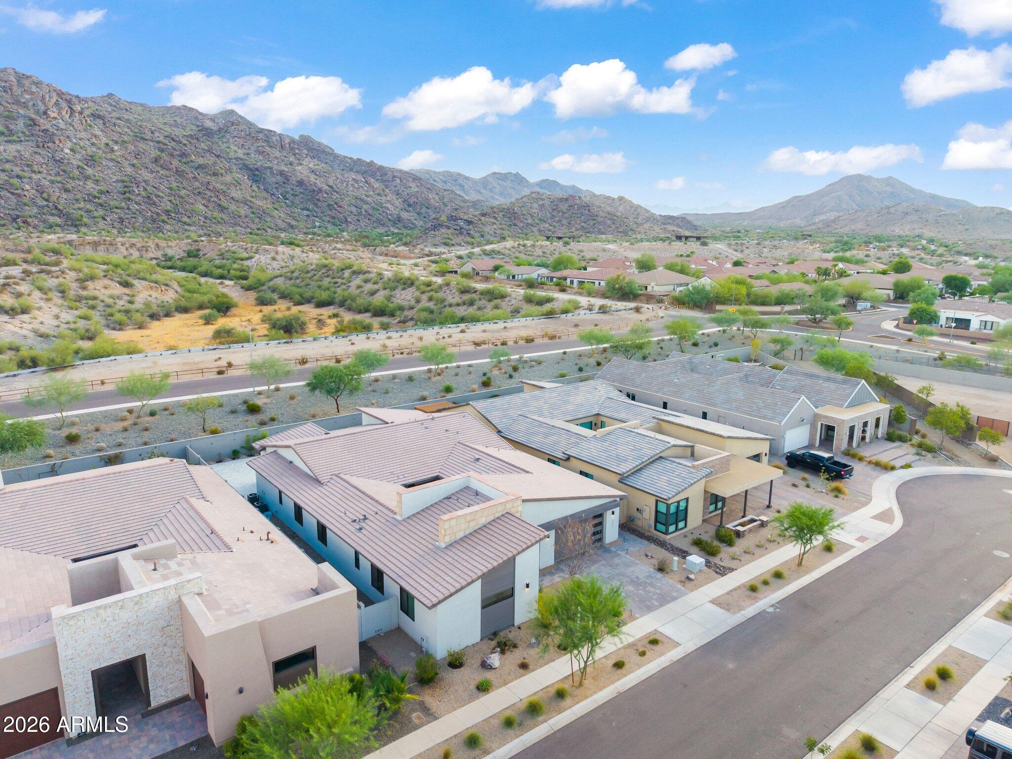 719 East Summerside Road Phoenix, AZ 85042 - Photo 38 of 39 South Mountain