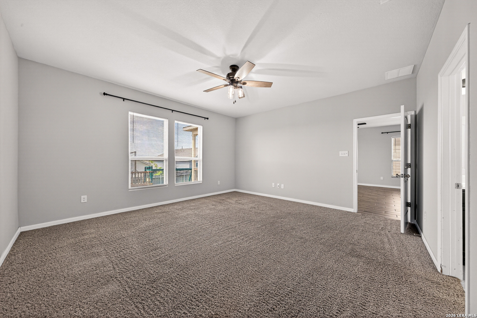 10426 Rosalina Loop Converse, TX 78109 - Photo 16 of 38