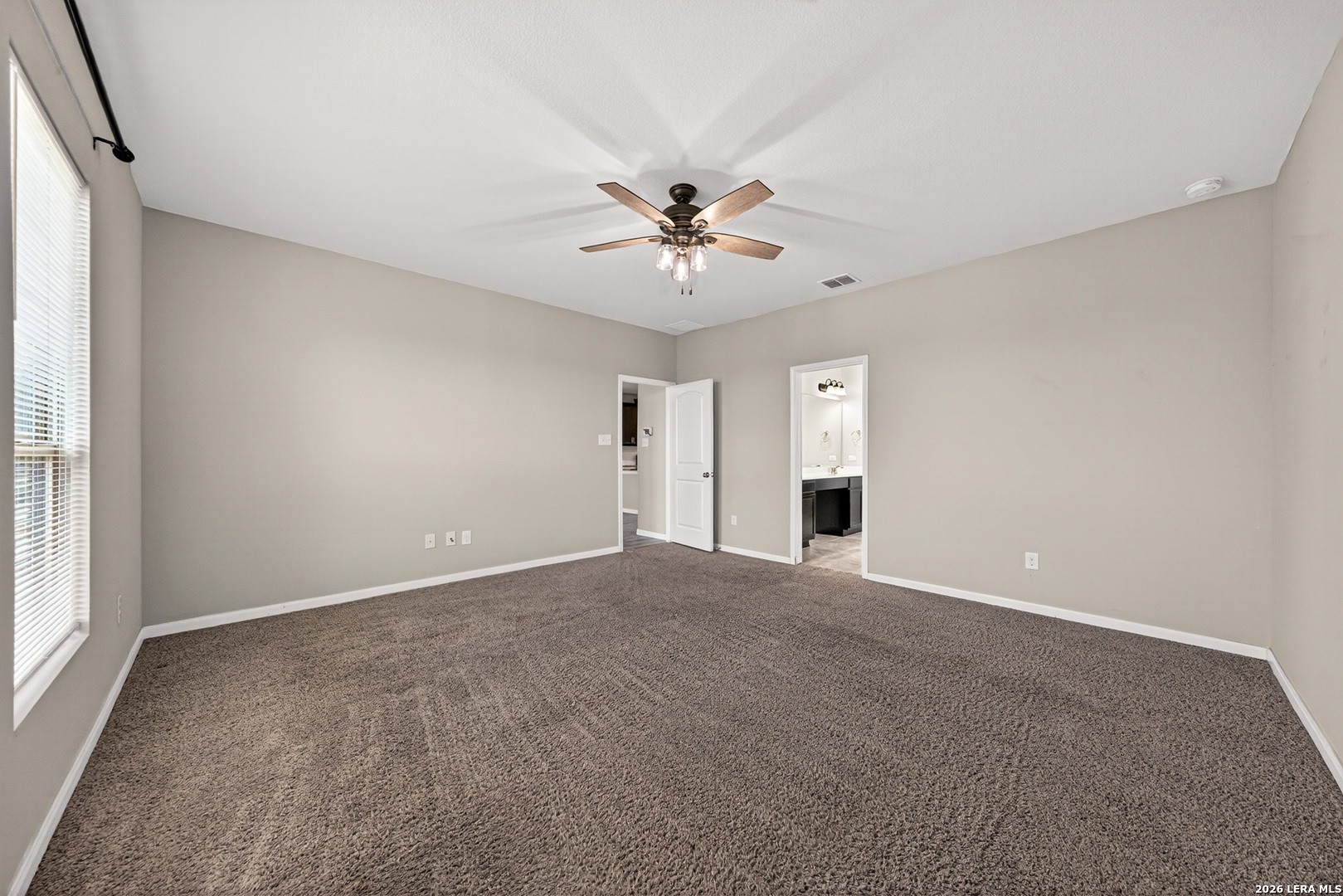 10426 Rosalina Loop Converse, TX 78109 - Photo 17 of 38