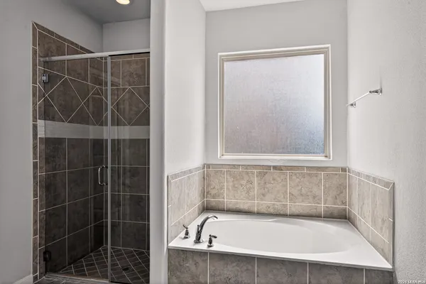 $2,395 | 10426 Rosalina Loop, Converse, TX 78109