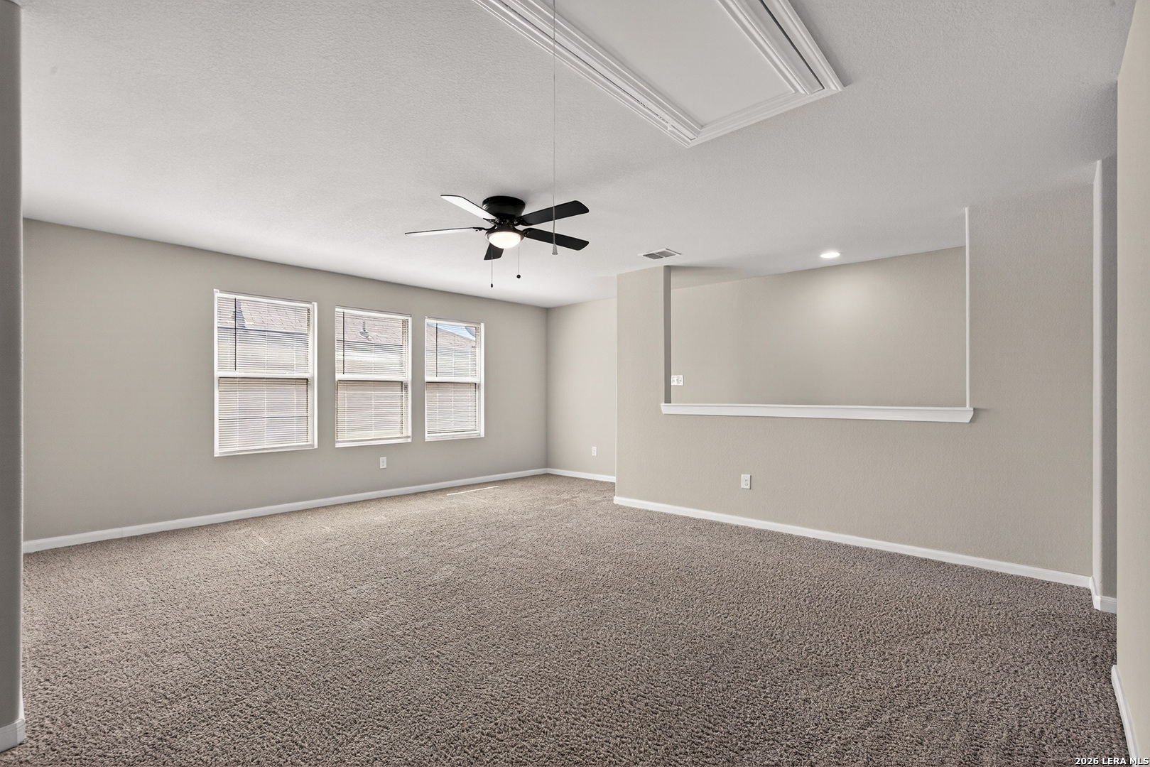 10426 Rosalina Loop Converse, TX 78109 - Photo 32 of 38