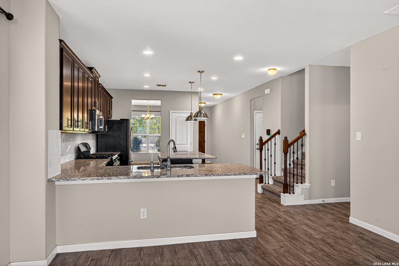 10426 Rosalina Loop Converse, TX 78109 - Photo 8 of 38