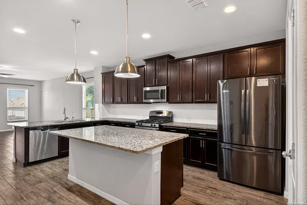 $2,395 | 10426 Rosalina Loop, Converse, TX 78109