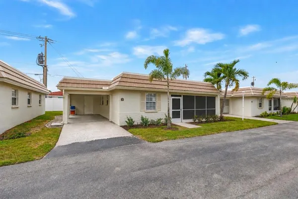 $669,900 | 6150 Midnight Pass Road, Unit V38, Sarasota, FL 34242