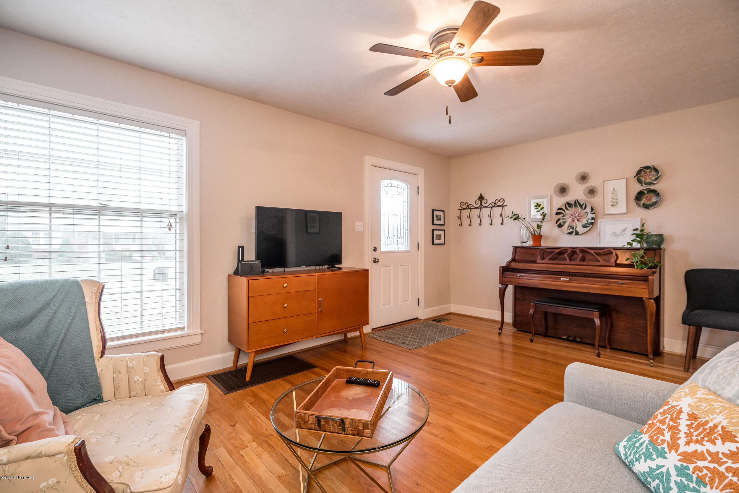 2932 Curran Road-17