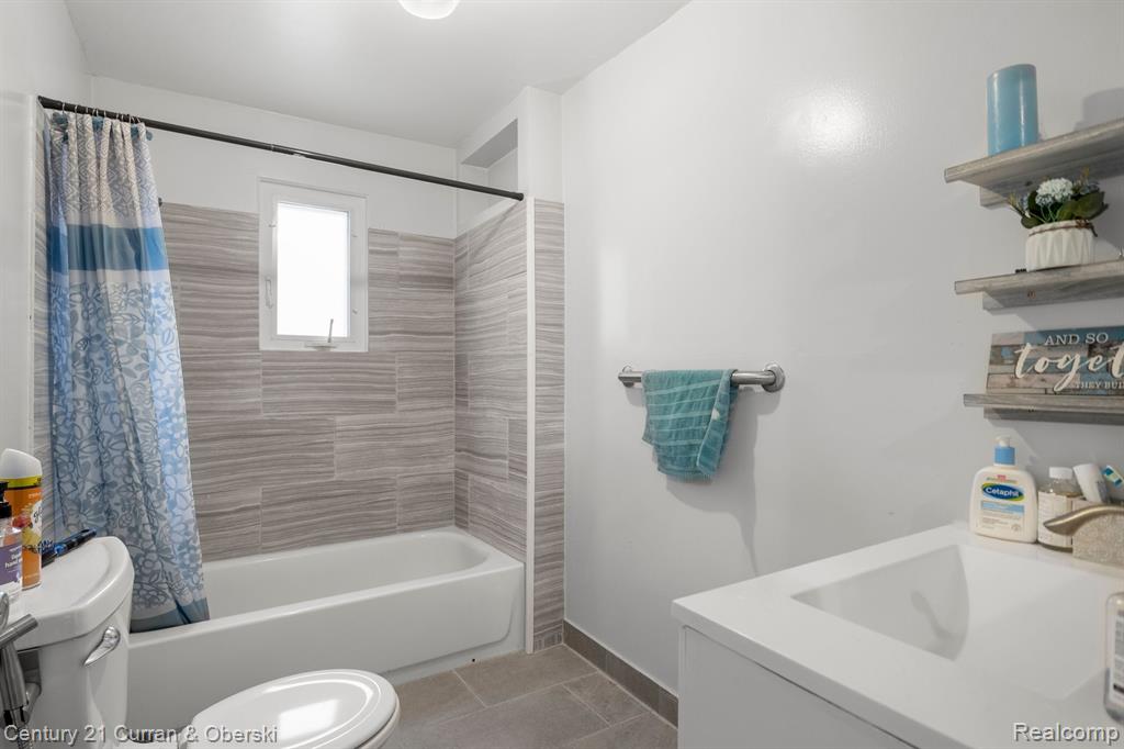 25921 Beverly Road Taylor, MI 48180 - Photo 28 of 53
