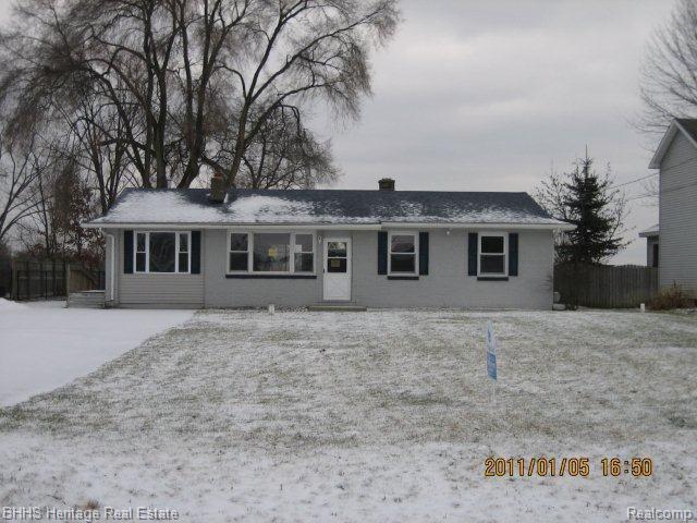 13551 South Horrell Road Fenton, MI 48430 - Photo 1 of 18 Front of House