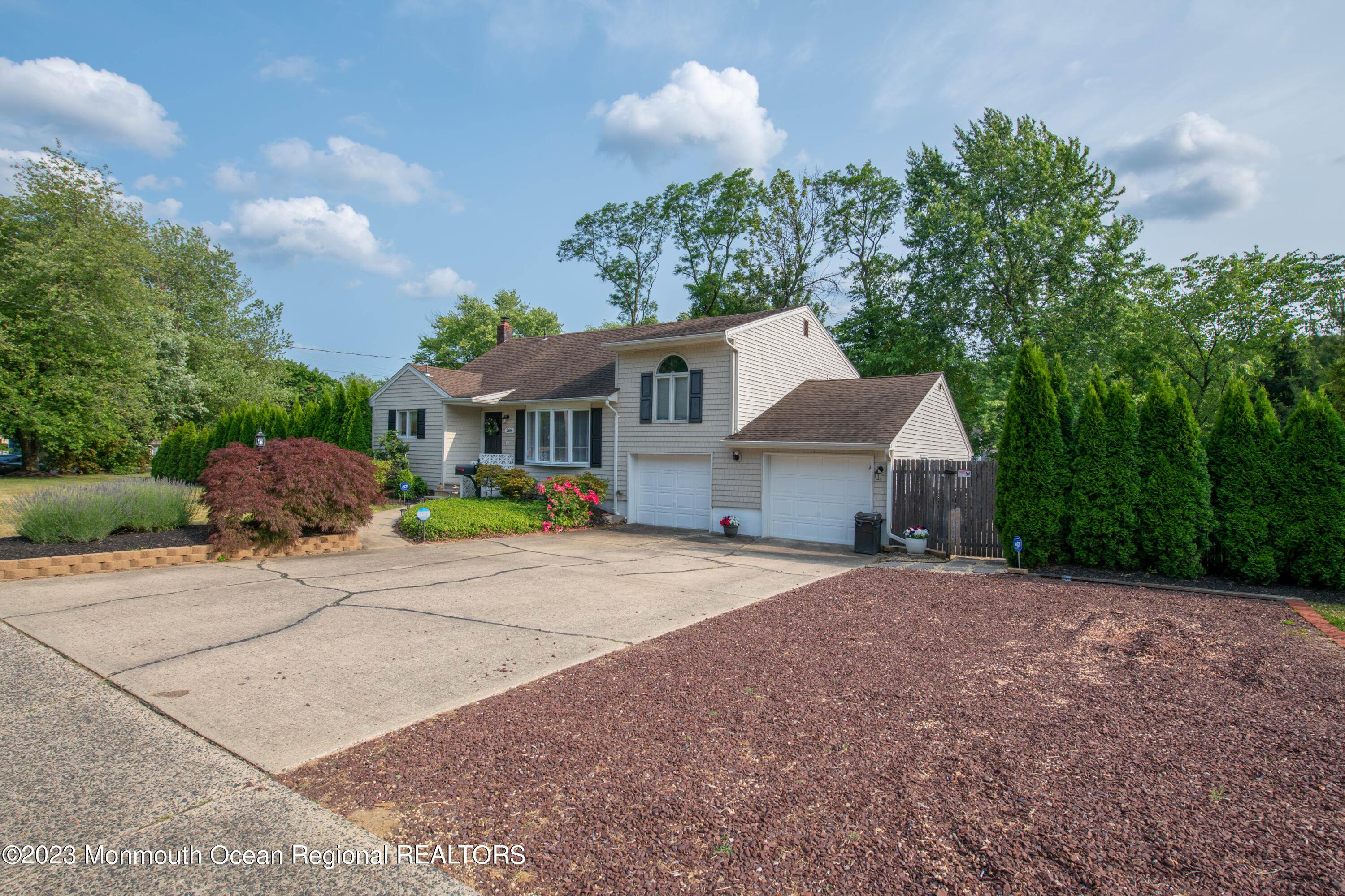 268 Harmony Road Middletown, NJ 07748 - Photo 6 of 50 64207B16-1FE9-49E6-8723-191DC774ECD5