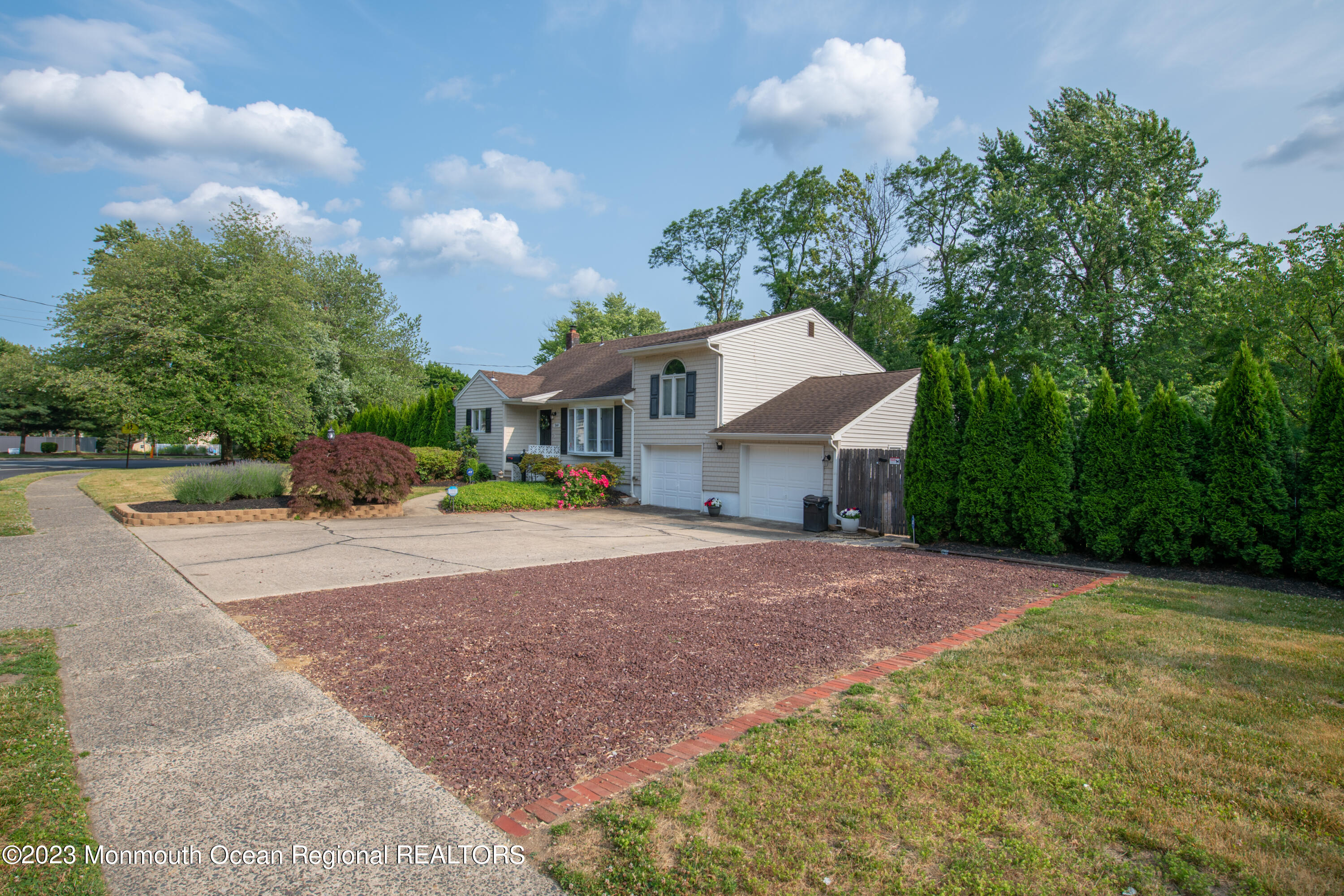 268 Harmony Road Middletown, NJ 07748 - Photo 8 of 50 667F45C8-8A16-4594-8C1F-6D8284437939