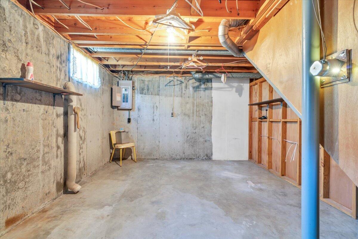 413 Decatur Circle Salem, VA 24153 - Photo 28 of 37 28-MIB05886