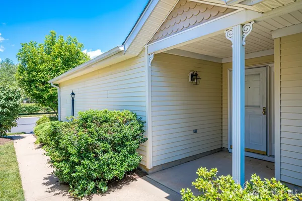 $389,000 | 280 Mockingbird Drive, Monroe Township, NJ 08831