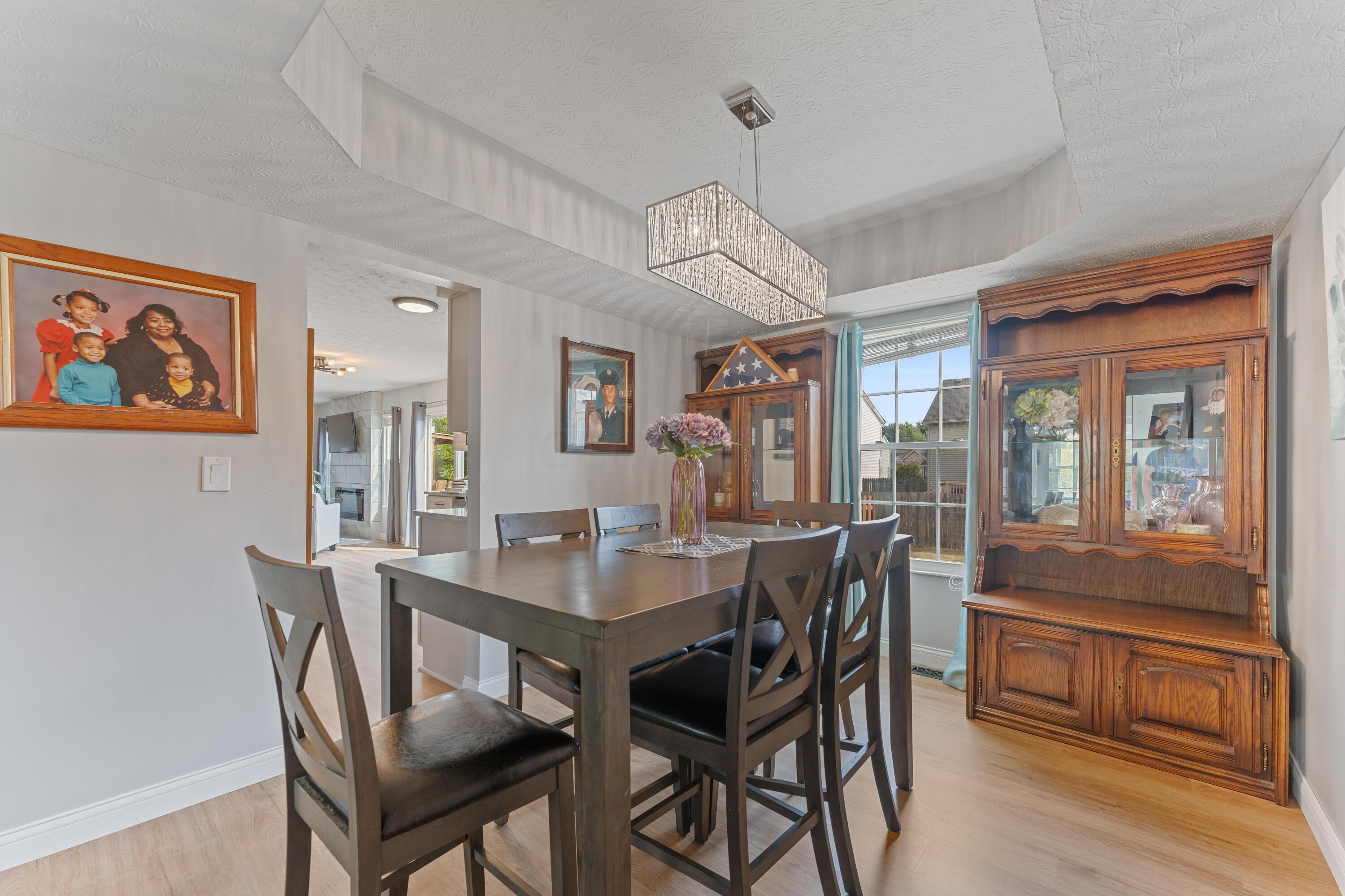 2790 Raphael Drive Columbus, OH 43232 - Photo 29 of 57 diningroom2