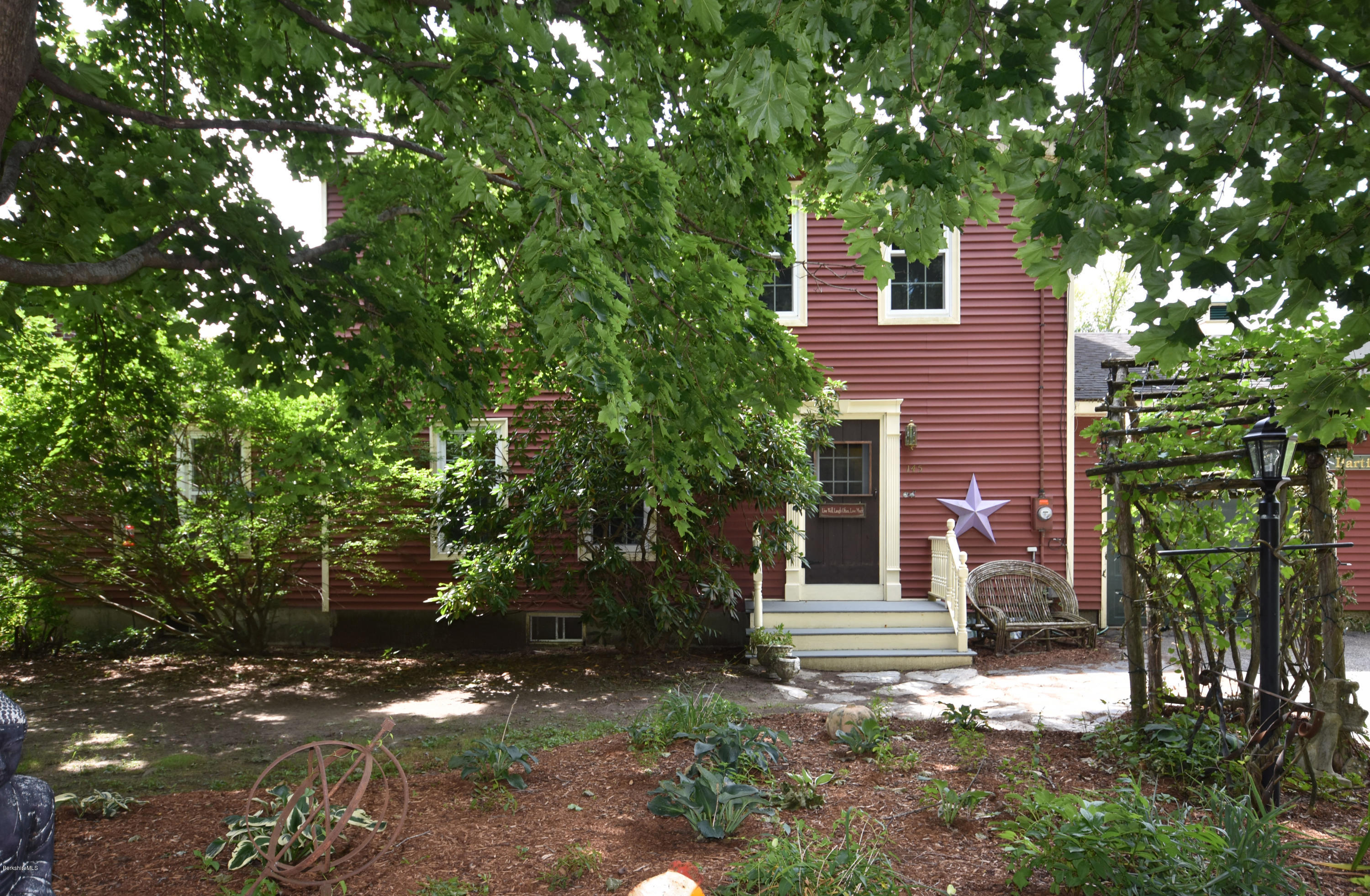 145 Melbourne Road Pittsfield, MA 01201 - Photo 3 of 55 Exterior