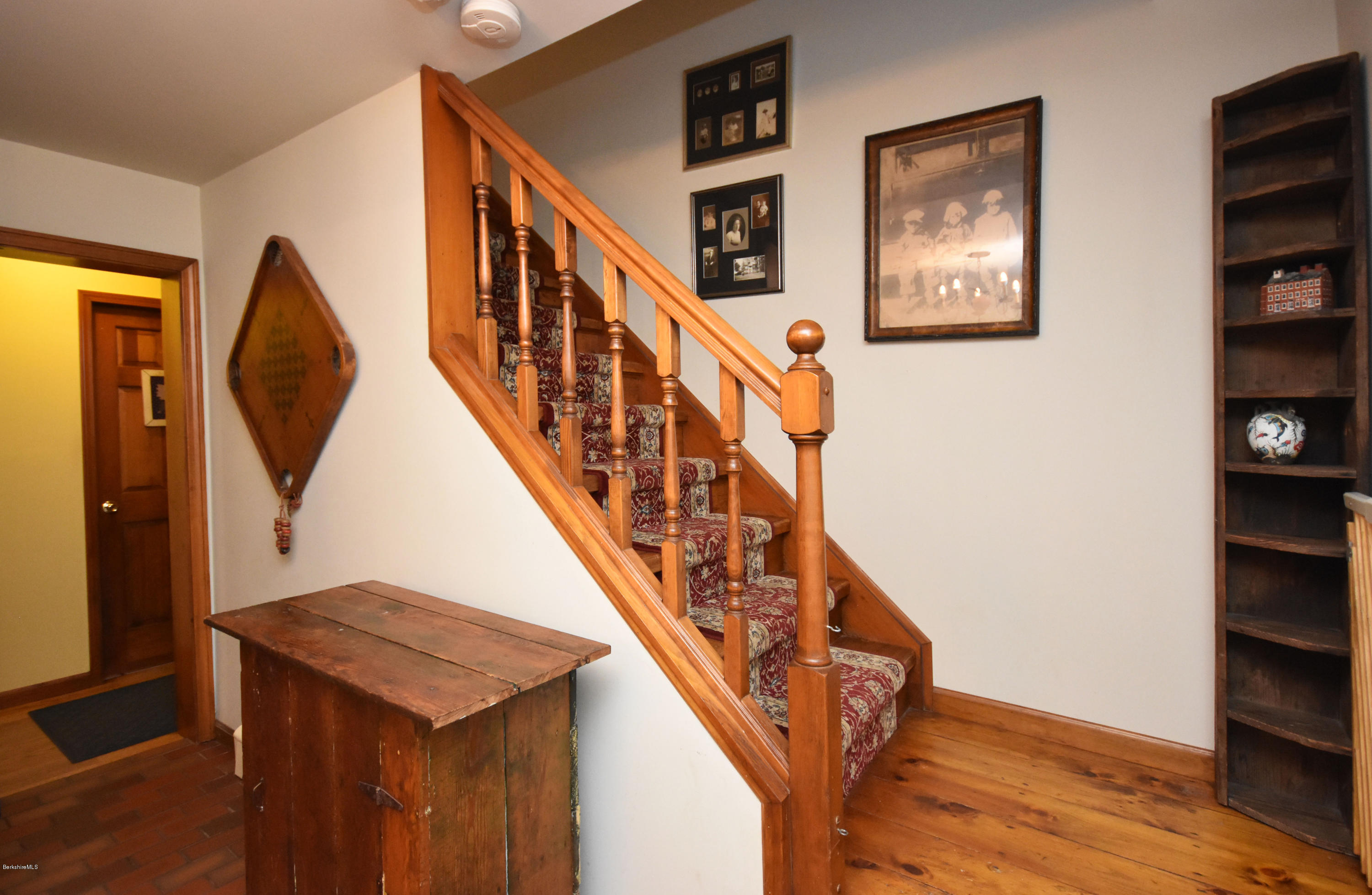 145 Melbourne Road Pittsfield, MA 01201 - Photo 24 of 55 Stairs