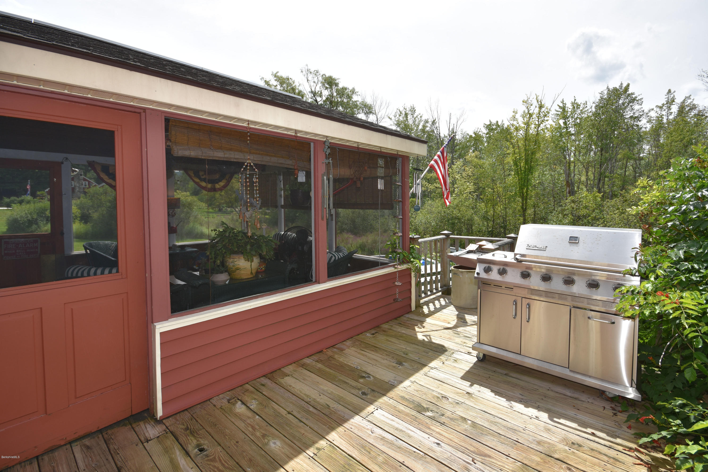 145 Melbourne Road Pittsfield, MA 01201 - Photo 47 of 55 Exterior - Deck