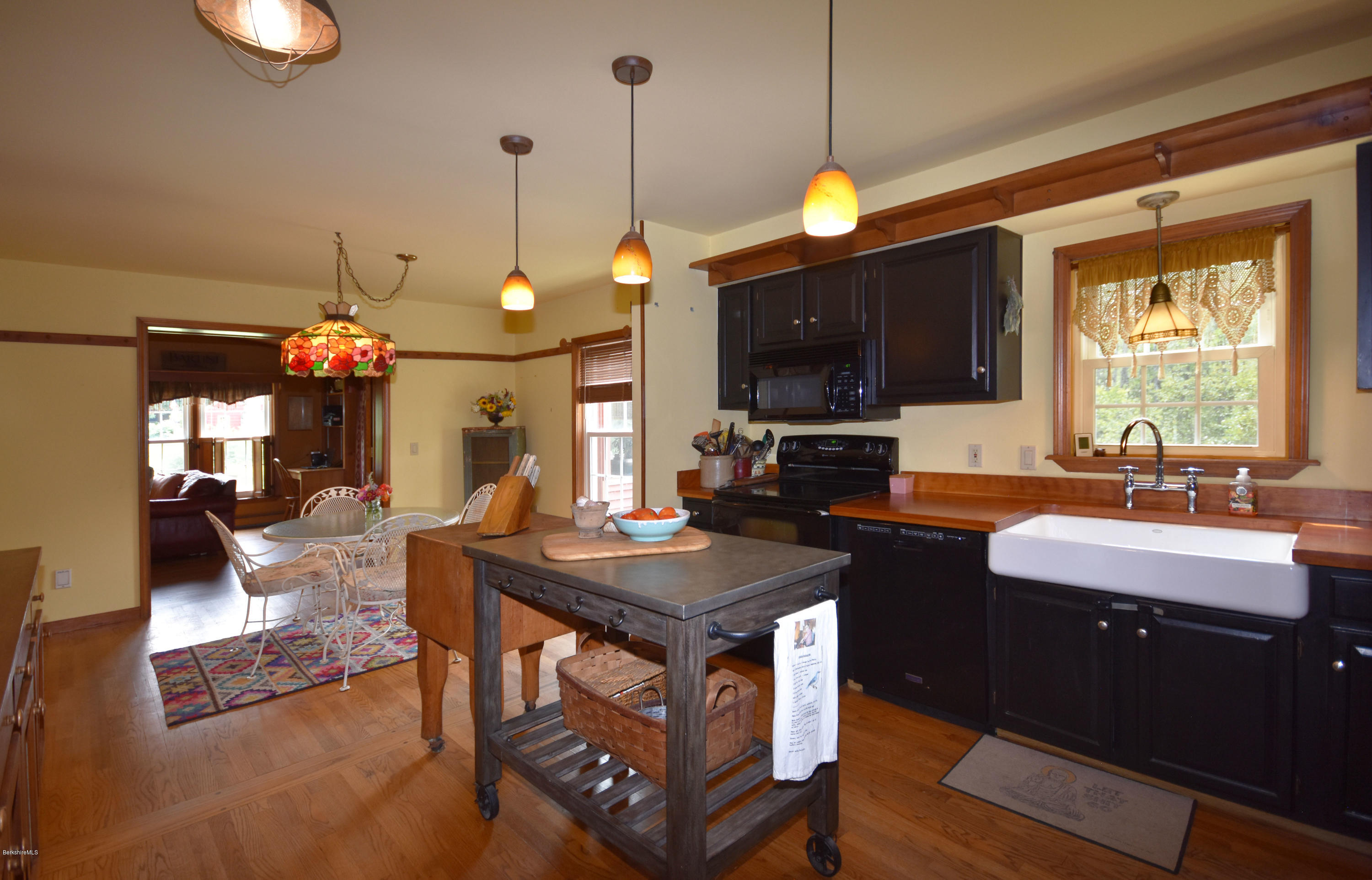 145 Melbourne Road Pittsfield, MA 01201 - Photo 8 of 55 Kitchen