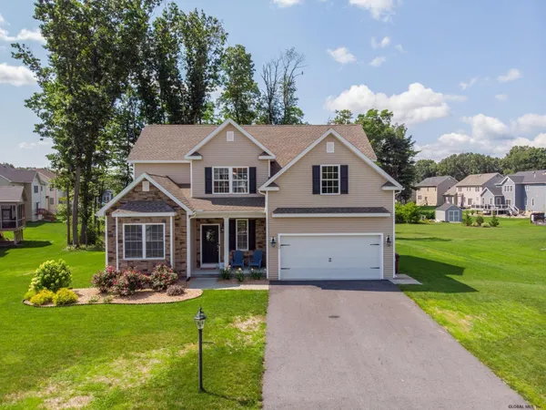 $3,250 | 106 Balsam Way, Clifton Park, NY 12065