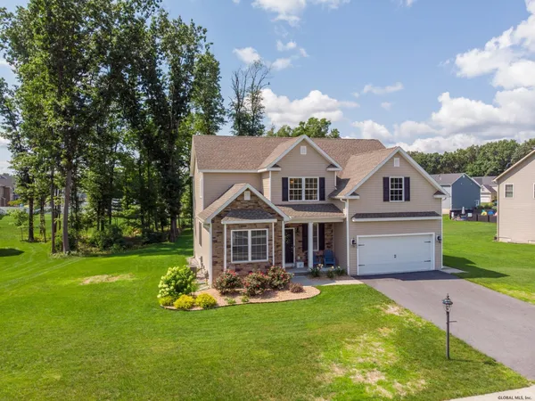 $3,250 | 106 Balsam Way, Clifton Park, NY 12065