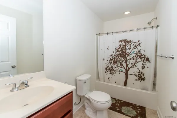 $3,250 | 106 Balsam Way, Clifton Park, NY 12065