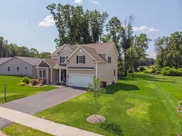 $3,250 | 106 Balsam Way, Clifton Park, NY 12065
