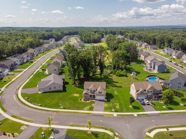 $3,250 | 106 Balsam Way, Clifton Park, NY 12065