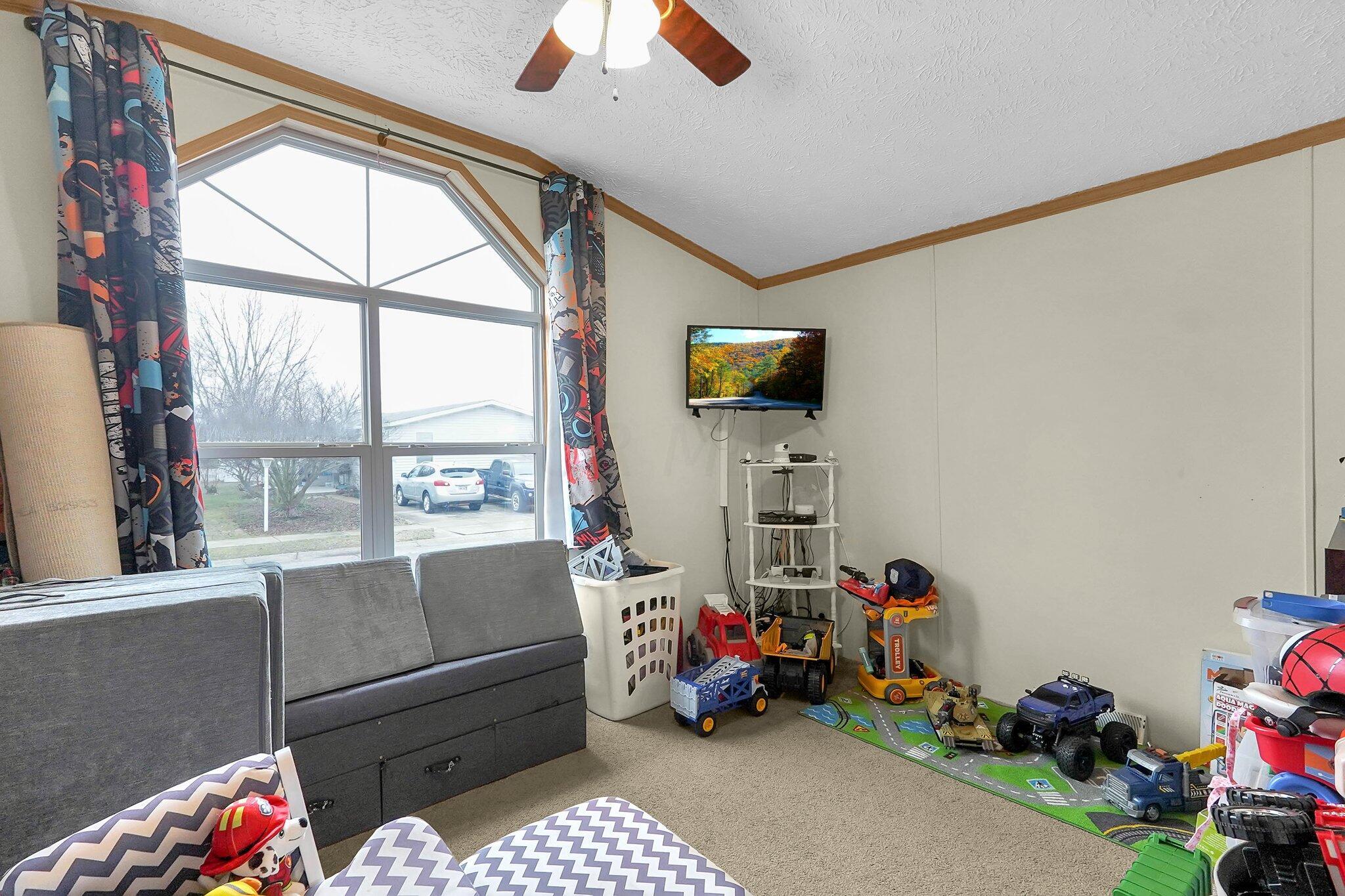 348 Petersburg Road Columbus, OH 43207 - Photo 18 of 26 1000054279