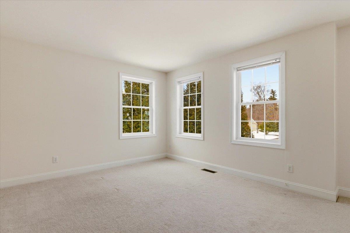 11 Gable Drive Epping, NH 03042 - Photo 23 of 48