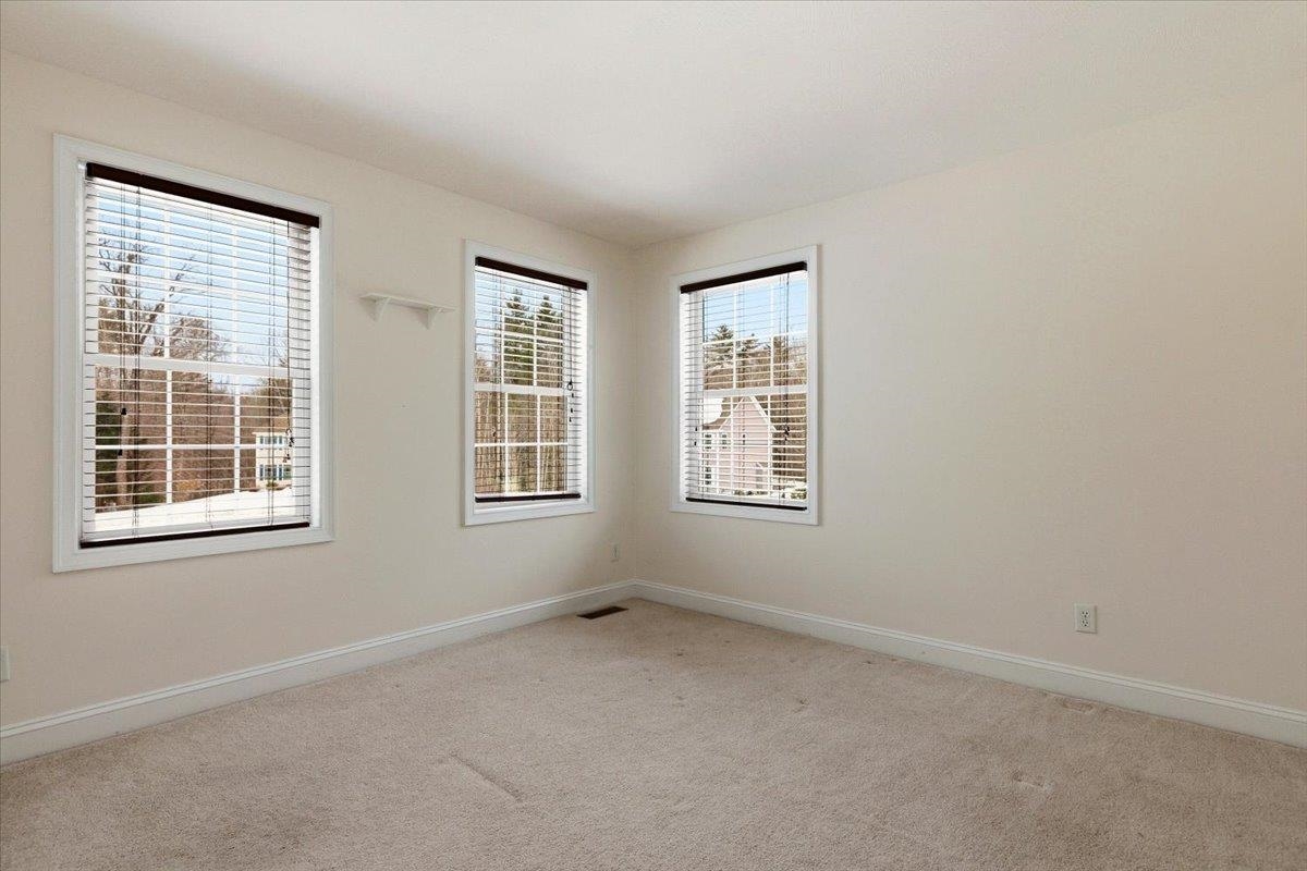 11 Gable Drive Epping, NH 03042 - Photo 25 of 48