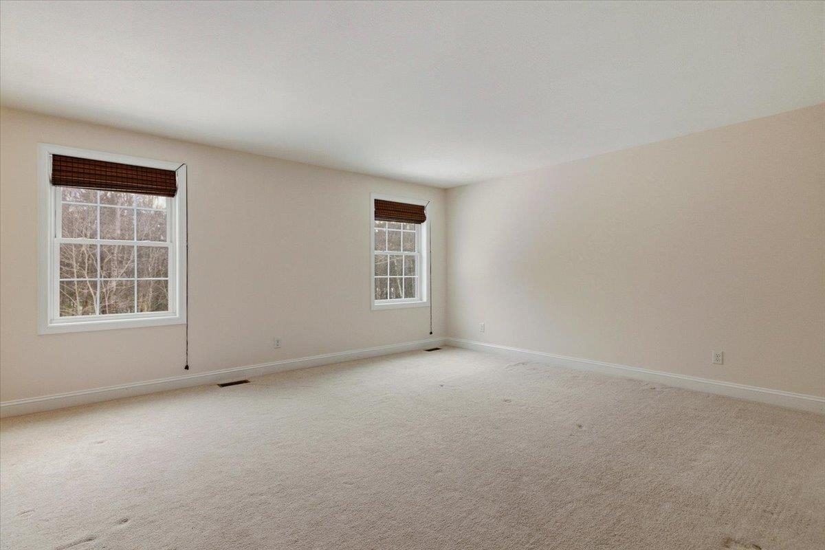 11 Gable Drive Epping, NH 03042 - Photo 29 of 48