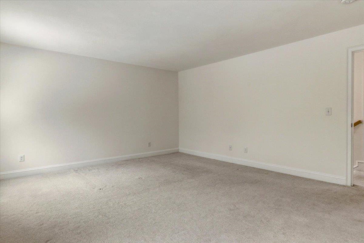 11 Gable Drive Epping, NH 03042 - Photo 31 of 48