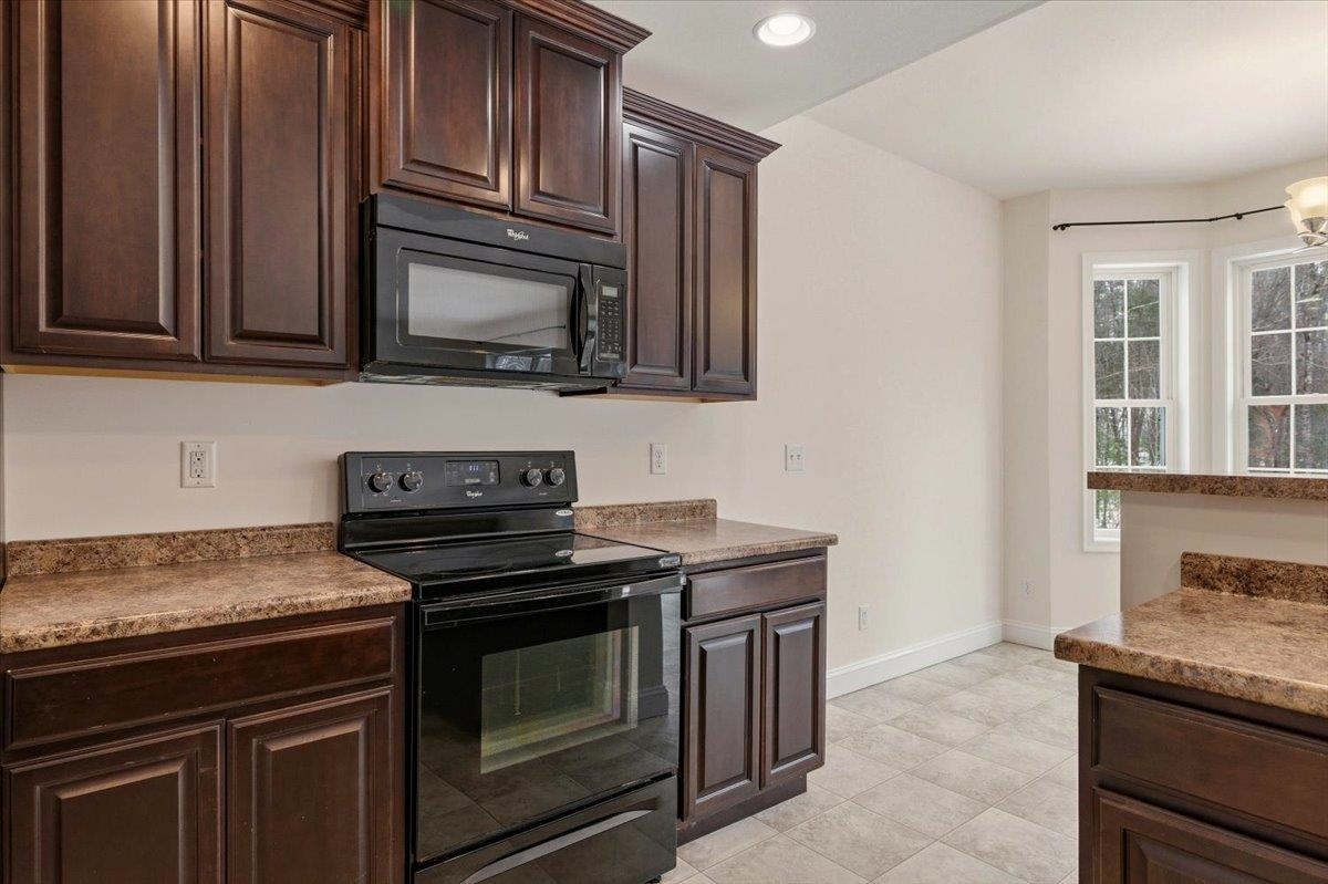 11 Gable Drive Epping, NH 03042 - Photo 7 of 48