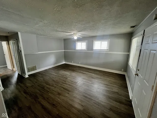 $950 | 2933 North Gladstone Avenue, Indianapolis, IN 46218