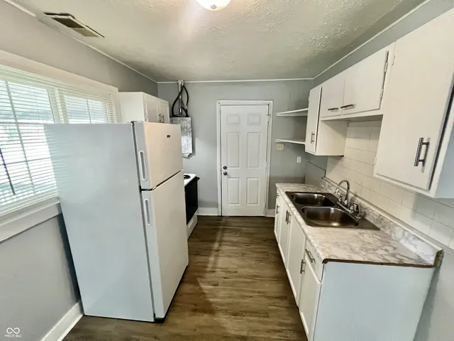 $950 | 2933 North Gladstone Avenue, Indianapolis, IN 46218