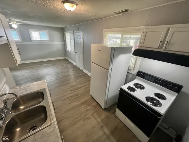 $950 | 2933 North Gladstone Avenue, Indianapolis, IN 46218