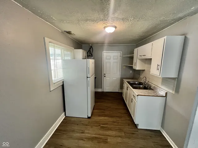 $950 | 2933 North Gladstone Avenue, Indianapolis, IN 46218