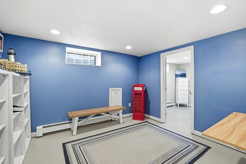 63 Bancroft Road Cohasset, MA 02025 - Photo 27 of 41 a room with furniture