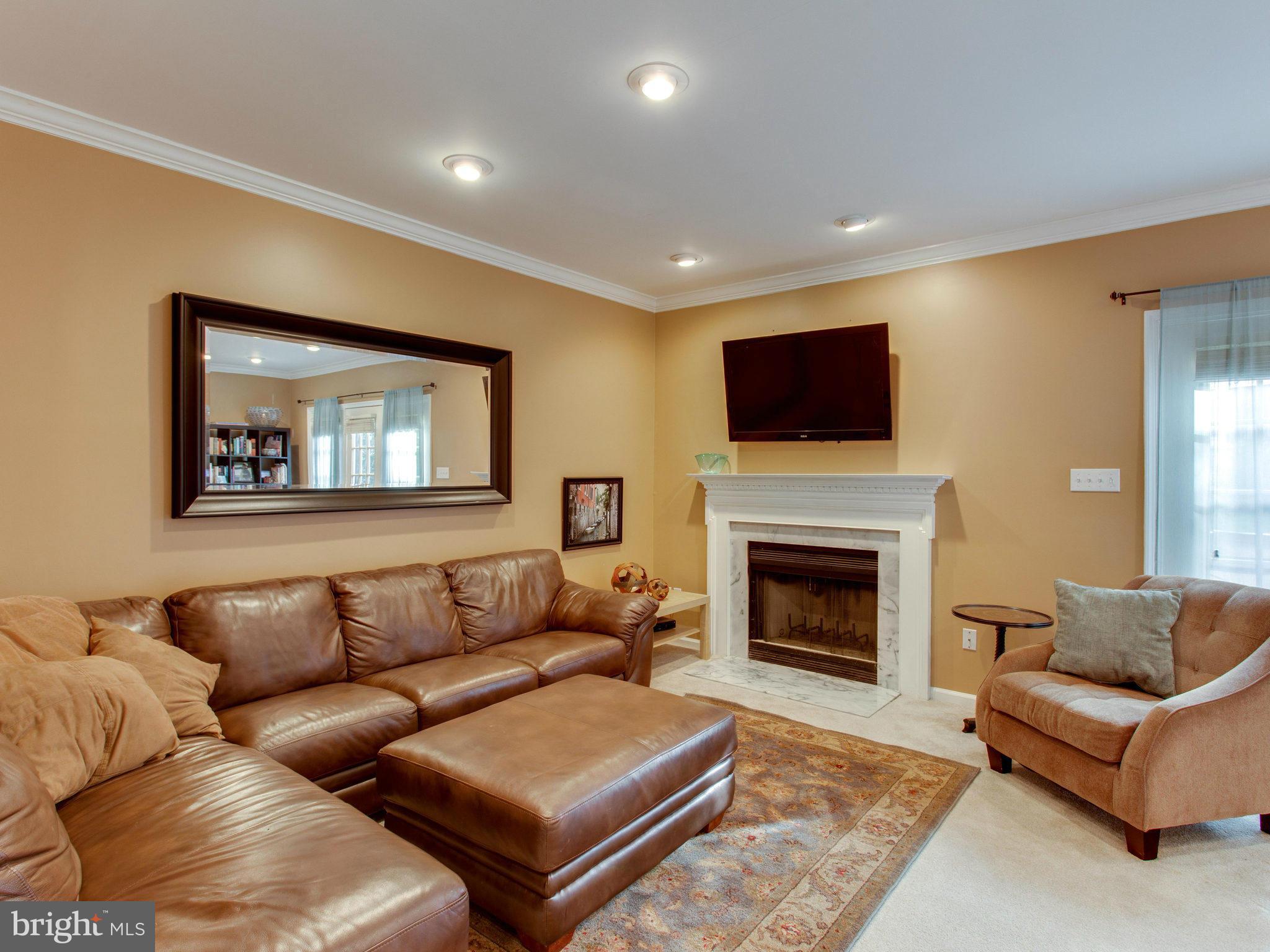 3788 Inverness Road Fairfax, VA 22033 - Photo 12 of 28 Living Room