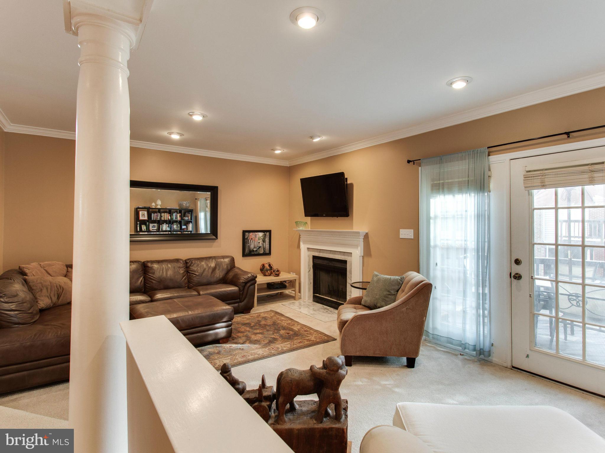 3788 Inverness Road Fairfax, VA 22033 - Photo 16 of 28 Living Room